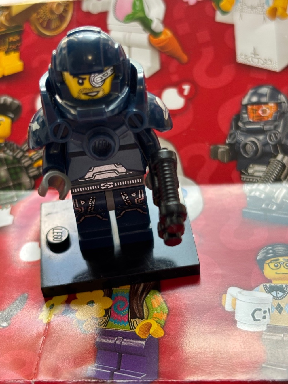 LEOG SERIES 7 "Galaxy Patrol" col07-8 With stand, pamphlet & accessories